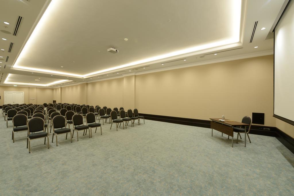 Отель Vialand Palace 4*